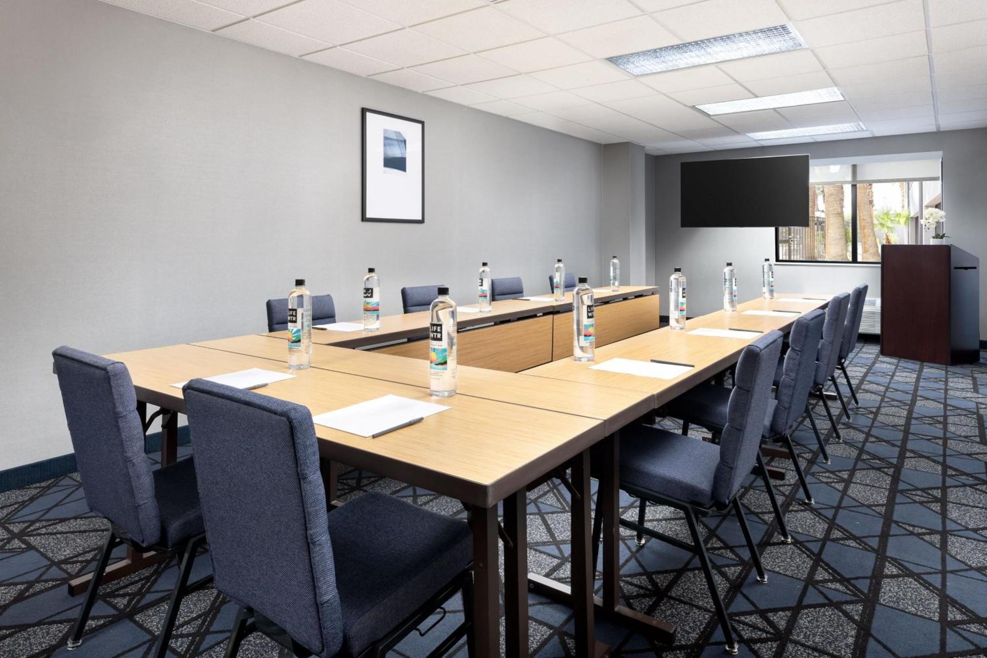 Courtyard By Marriott Las Vegas Stadium Area Esterno foto